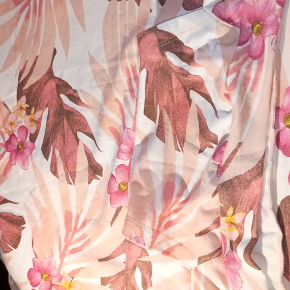 Short Set - Picture 3 of 6